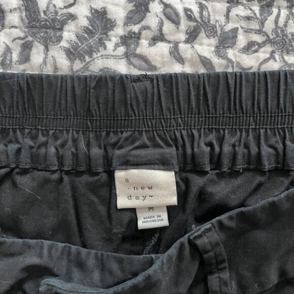 A New Day pleat front black shorts - Picture 4 of 8